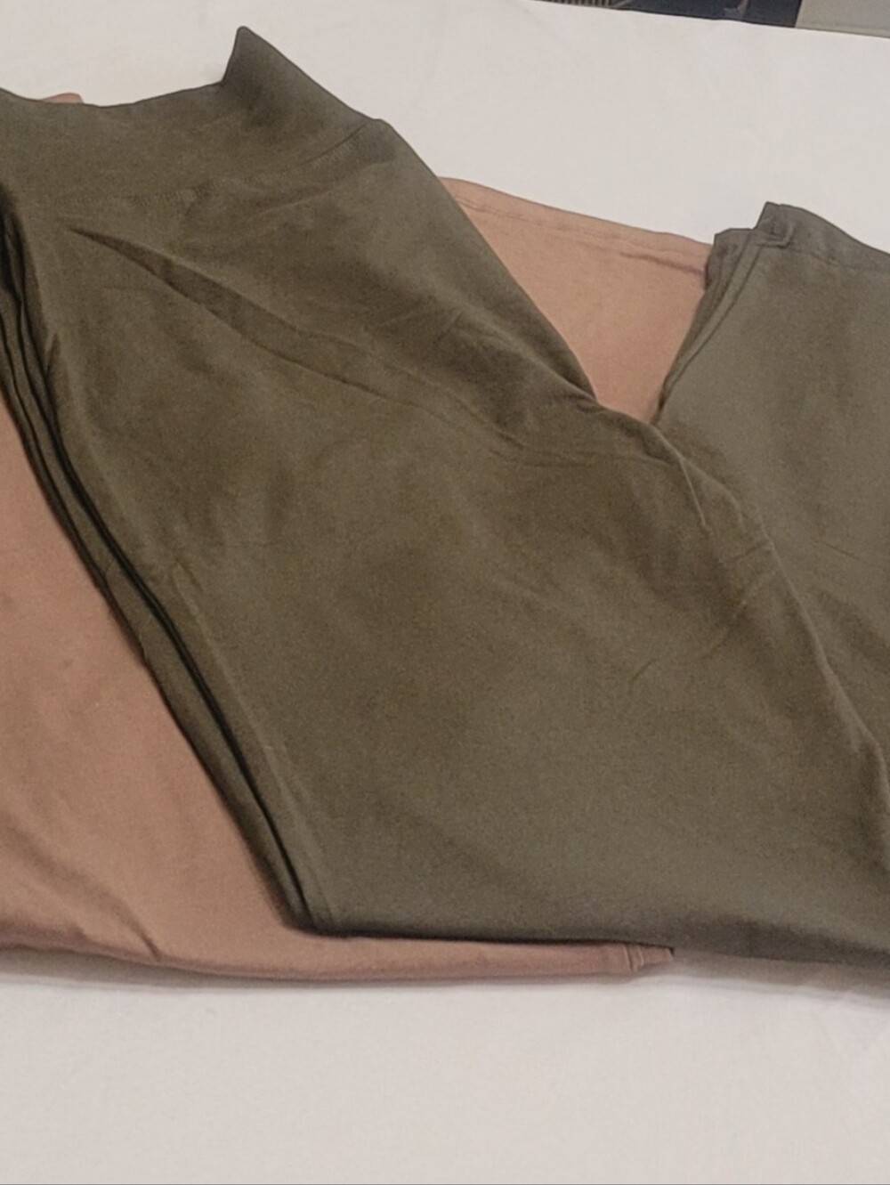 NWOT 2 Pairs of Zenana High Waist Flare Yoga Pants Brown and Olive. 2X